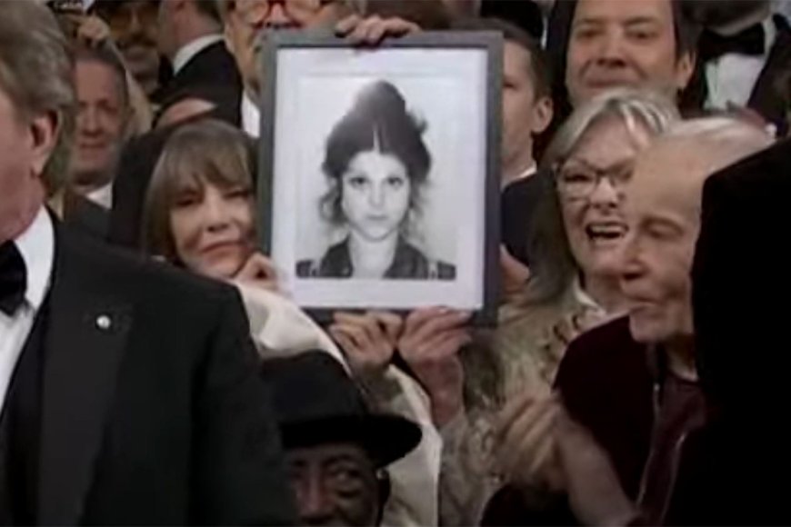 Laraine Newman and Jane Curtin Honor Late Costar and Friend Gilda Radner During “SNL ”50th Anniversary Special