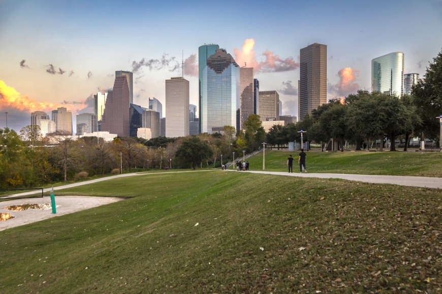 28 Major U.S. Cities Are Sinking, Mostly Because of Groundwater Withdrawal, Study Finds